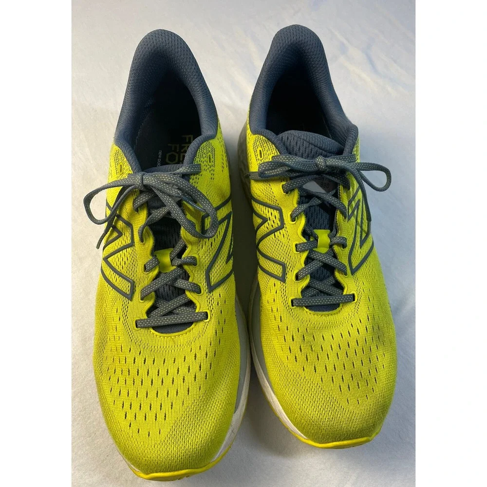 New Balance Men's Fresh Foam‎ 880v11  Size 14 Sulphur Yellow/Ocean Grey  M880Y11